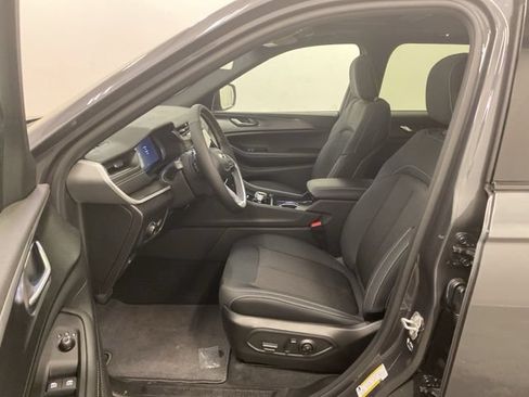 Used 2026 Jeep Grand Cherokee Laredo X AWD/4WD image 8