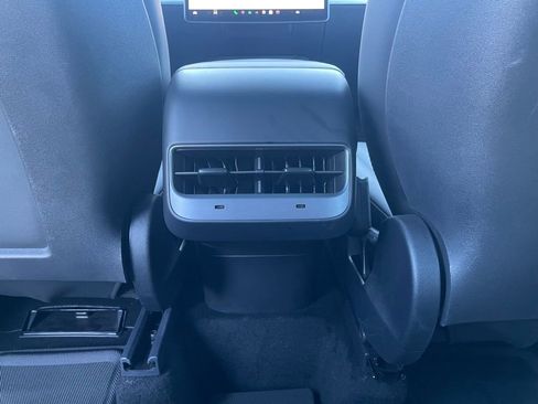 Used 2023 Tesla Model Y Performance image 16