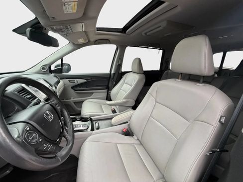 Used 2017 Honda Pilot Touring image 11