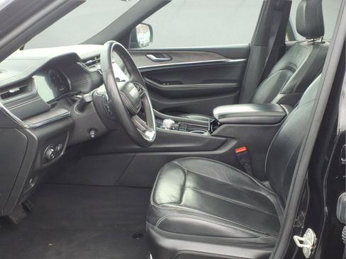 Used 2023 Jeep Grand Cherokee Overland AWD/4WD image 10