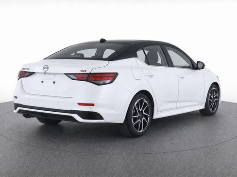 Used 2025 Nissan Sentra SR w/ SR Premium Package FWD image 6