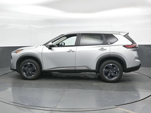Used 2024 Nissan Rogue SV FWD image 9