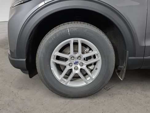 Used 2026 Ford Explorer Active AWD/4WD image 9