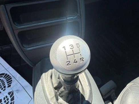 Used 1999 Porsche Boxster RWD image 19