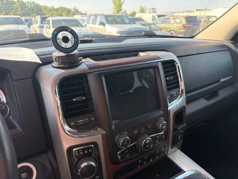 Used 2017 RAM 1500 Laramie w/ Convenience Group AWD/4WD image 17