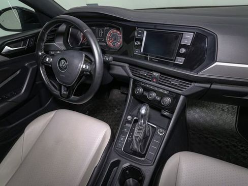 Used 2019 Volkswagen Jetta R-Line image 18