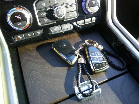 Used 2022 GMC Yukon Denali image 47