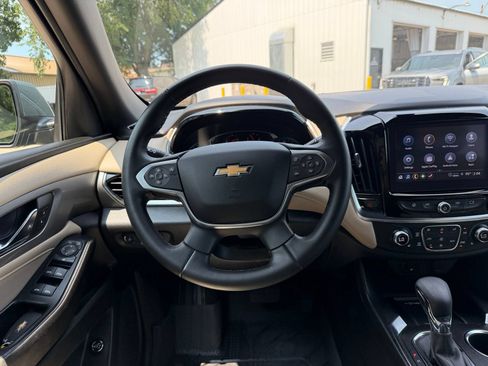 Used 2023 Chevrolet Traverse LT FWD image 13