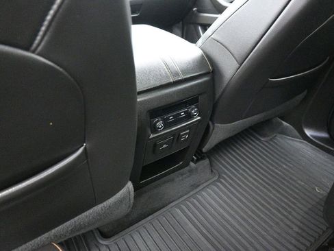 Used 2021 Chevrolet Traverse RS image 22