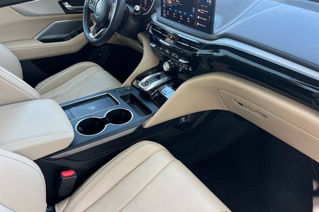 Certified 2025 Acura MDX w/ Technology Package AWD/4WD image 18