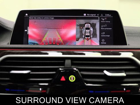 Used 2021 BMW 750i xDrive image 32