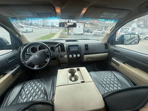 Used 2010 Toyota Tundra 4x4 Double Cab image 4