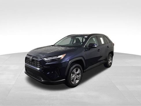 Used 2025 Toyota RAV4 XLE AWD/4WD image 2
