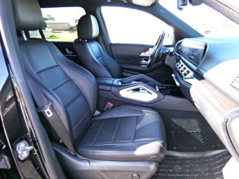 Used 2020 Mercedes-Benz GLS 450 4MATIC image 17