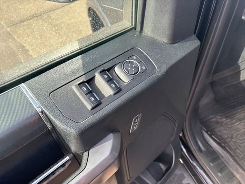 Used 2019 Ford F150 XLT w/ Equipment Group 302A Luxury AWD/4WD image 14