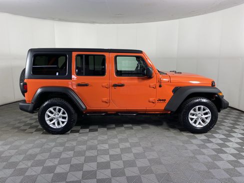 Used 2023 Jeep Wrangler Unlimited Sport AWD/4WD image 6