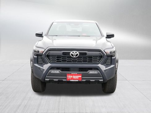 Used 2024 Toyota Tacoma TRD Off-Road image 2