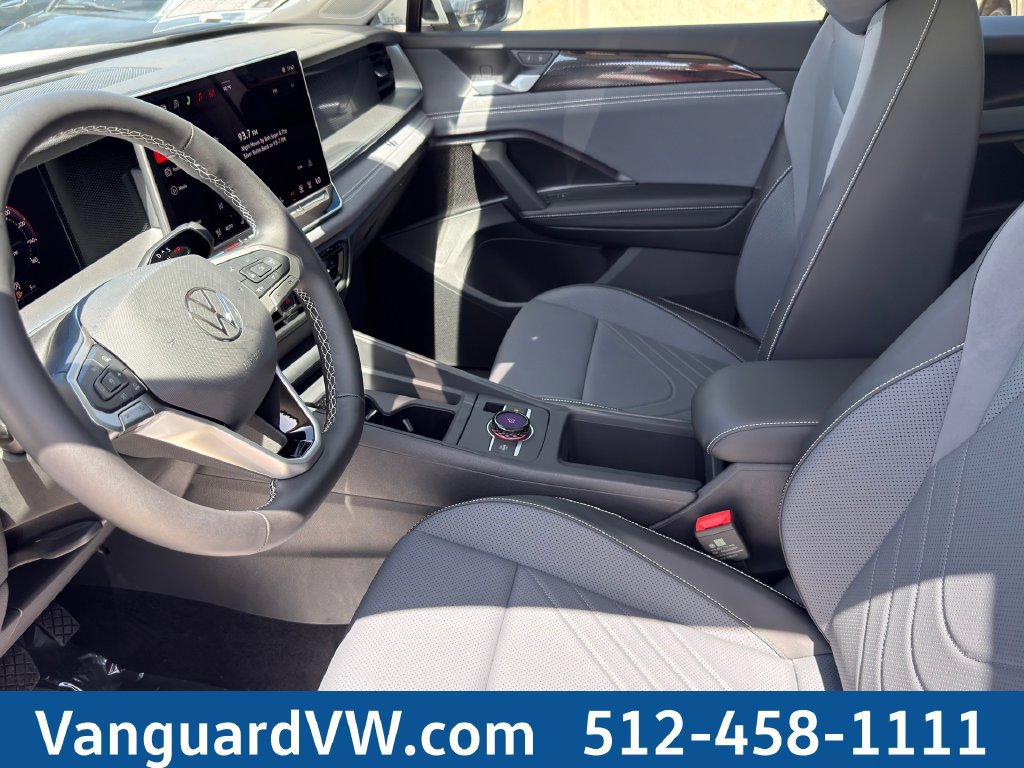 New 2026 Volkswagen Tiguan SE FWD image 10