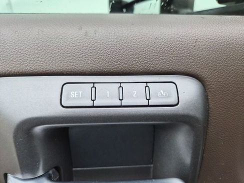 Used 2019 GMC Sierra 2500 Denali w/ Duramax Plus Package AWD/4WD image 14