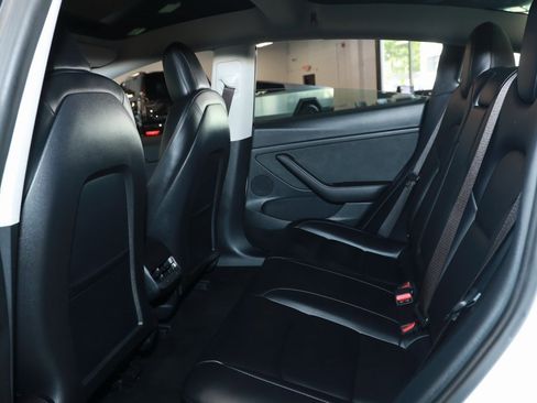 Used 2023 Tesla Model 3 Standard Range image 12