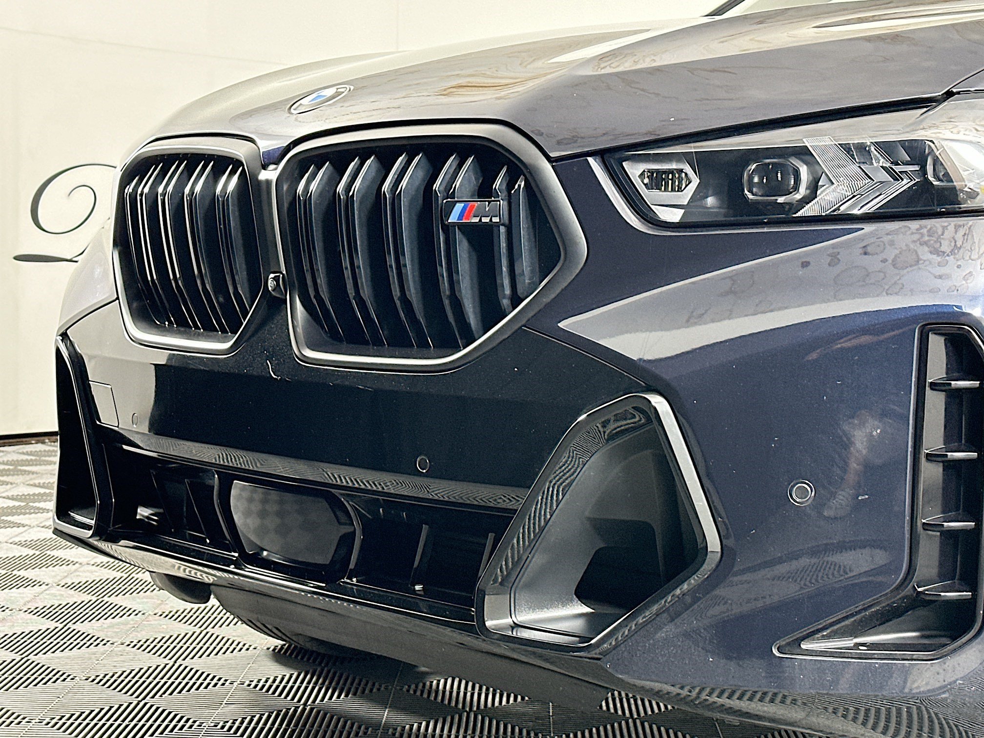 Used 2025 BMW X6 M60i w/ Executive Package AWD/4WD image 34