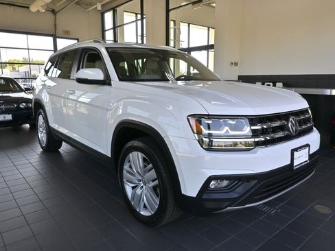 Used 2019 Volkswagen Atlas SE w/ Panoramic Sunroof Package image 1