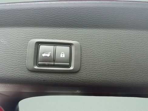 Used 2024 Mitsubishi Outlander SE Black Edition FWD image 29