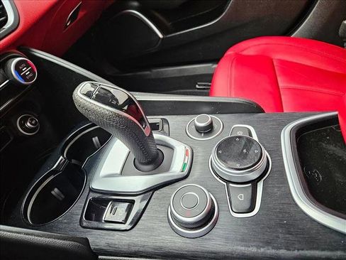 Used 2021 Alfa Romeo Giulia Sprint w/ Nero Edizione image 15