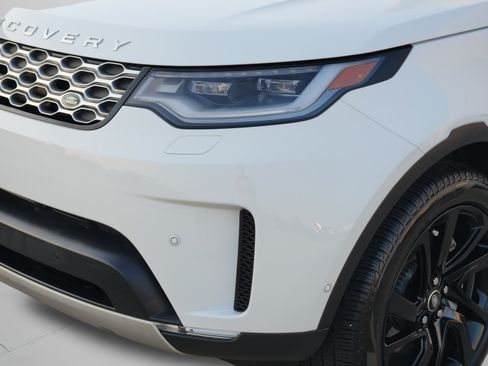 Used 2025 Land Rover Discovery S AWD/4WD image 33