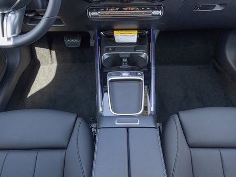 Certified 2025 Mercedes-Benz GLB 250 image 25