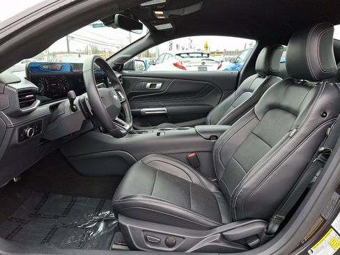 Used 2024 Ford Mustang GT Premium image 12