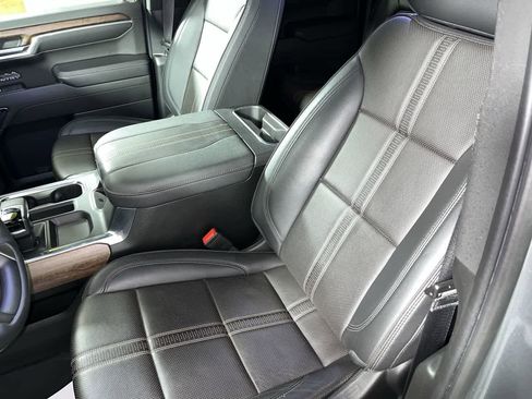 Used 2023 Chevrolet Silverado 1500 High Country w/ Technology Package AWD/4WD image 15