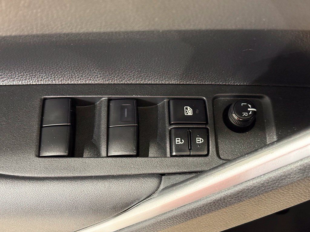 Certified 2023 Toyota Corolla Cross LE w/ Moonroof Package AWD/4WD image 16