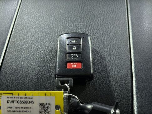 Used 2016 Toyota Highlander XLE AWD/4WD image 36