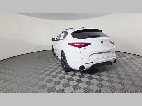 Used 2023 Alfa Romeo Stelvio Veloce AWD/4WD image 42