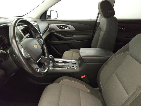 Used 2020 Chevrolet Traverse LT w/ Driver Confidence II Package AWD/4WD image 17