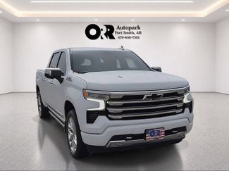 Used 2024 Chevrolet Silverado 1500 High Country w/ High Country Premium Package AWD/4WD video 1