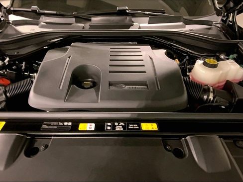 New 2026 Land Rover Range Rover SE image 16