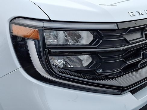 Used 2025 Ford Expedition Active image 9