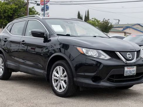 Used 2019 Nissan Rogue Sport SV FWD image 1