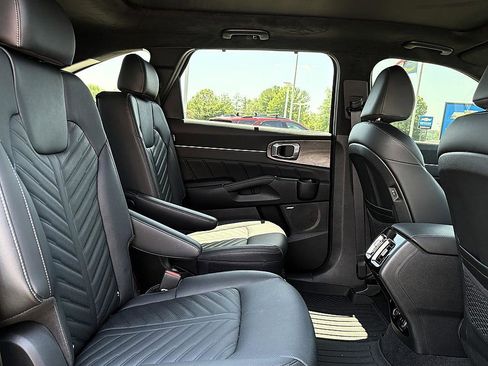 Used 2026 Kia Sorento SX Prestige AWD/4WD image 13