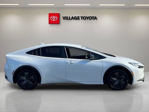 Certified 2024 Toyota Prius LE FWD image 6