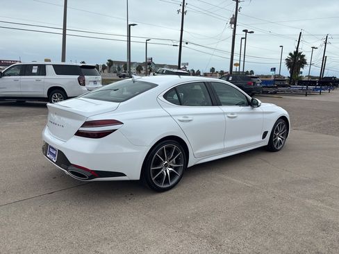 Used 2025 Genesis G70 2.5T image 6