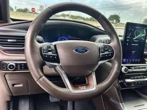 Used 2023 Ford Explorer King Ranch w/ Technology Package AWD/4WD image 17
