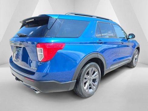 Used 2022 Ford Explorer XLT w/ Equipment Group 202A AWD/4WD image 5