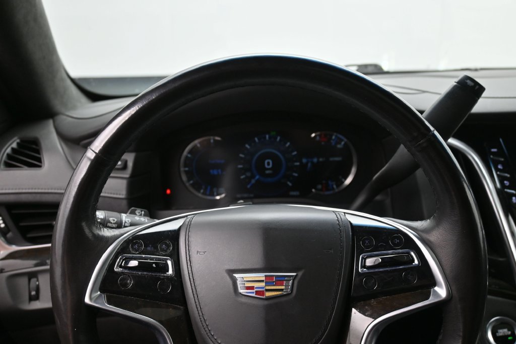 Used 2018 Cadillac Escalade Platinum AWD/4WD image 13