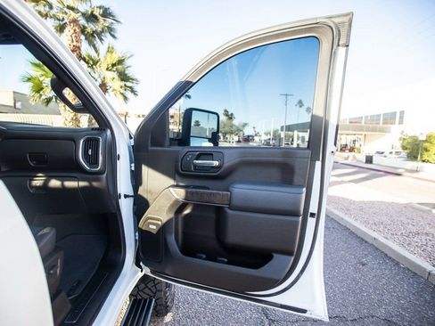 Used 2021 GMC Sierra 3500 Denali w/ Denali Ultimate Package image 21