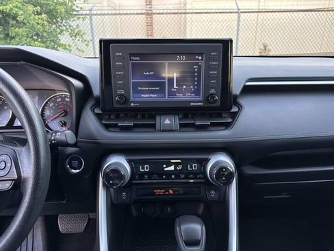 Used 2022 Toyota RAV4 XLE AWD/4WD image 29