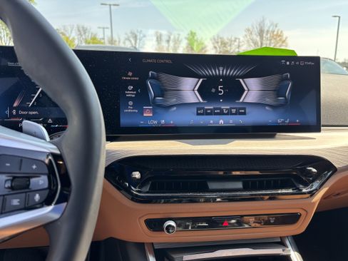 Used 2025 BMW 330i Sedan image 30