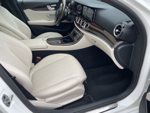 Certified 2022 Mercedes-Benz E 450 4MATIC Sedan image 48